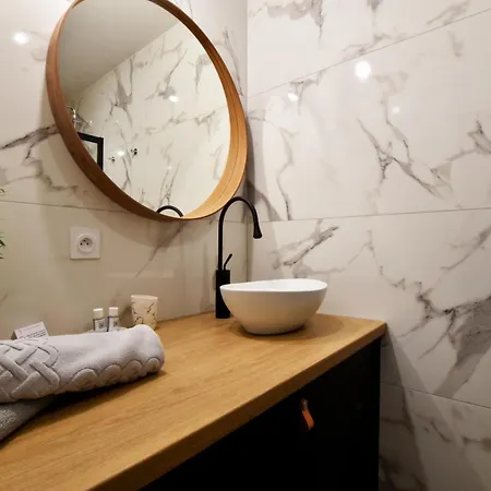 Grand Confort Centre Grande Terrasse *