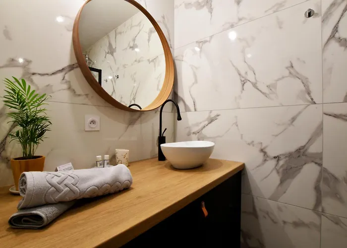 Grand Confort Centre Grande Terrasse *